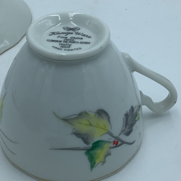 Kasuga Ware Japan Hand Painted Fine China Holly Teacup and Saucer - Picture 7 of 8
